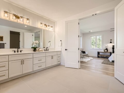 30-2nd-Floor-Primary-Bathroom